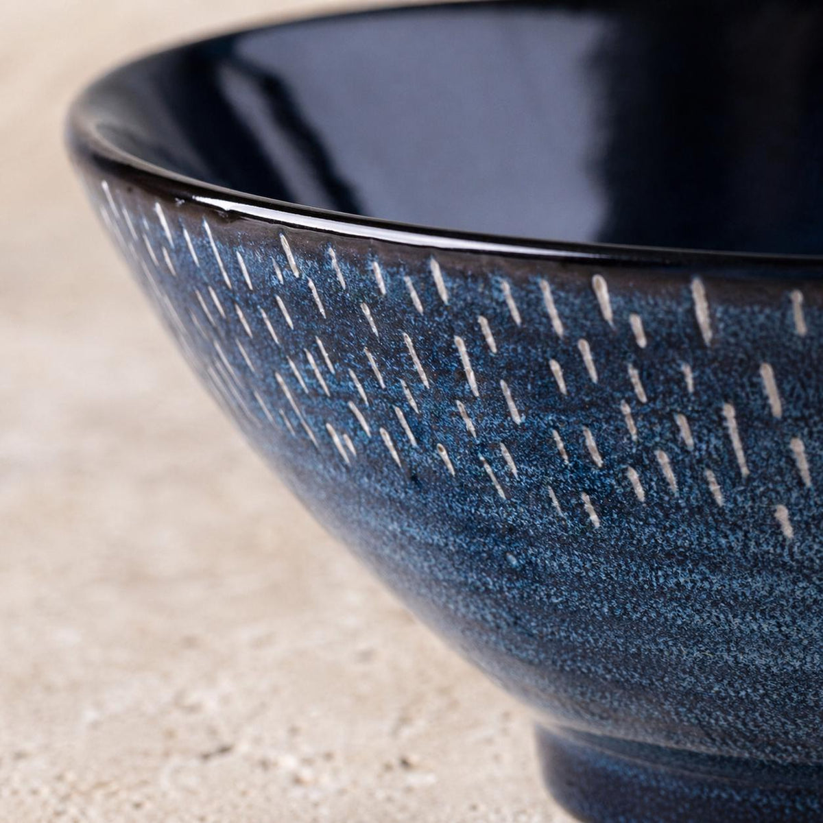 Bol à ramen bleu marine nervuré
