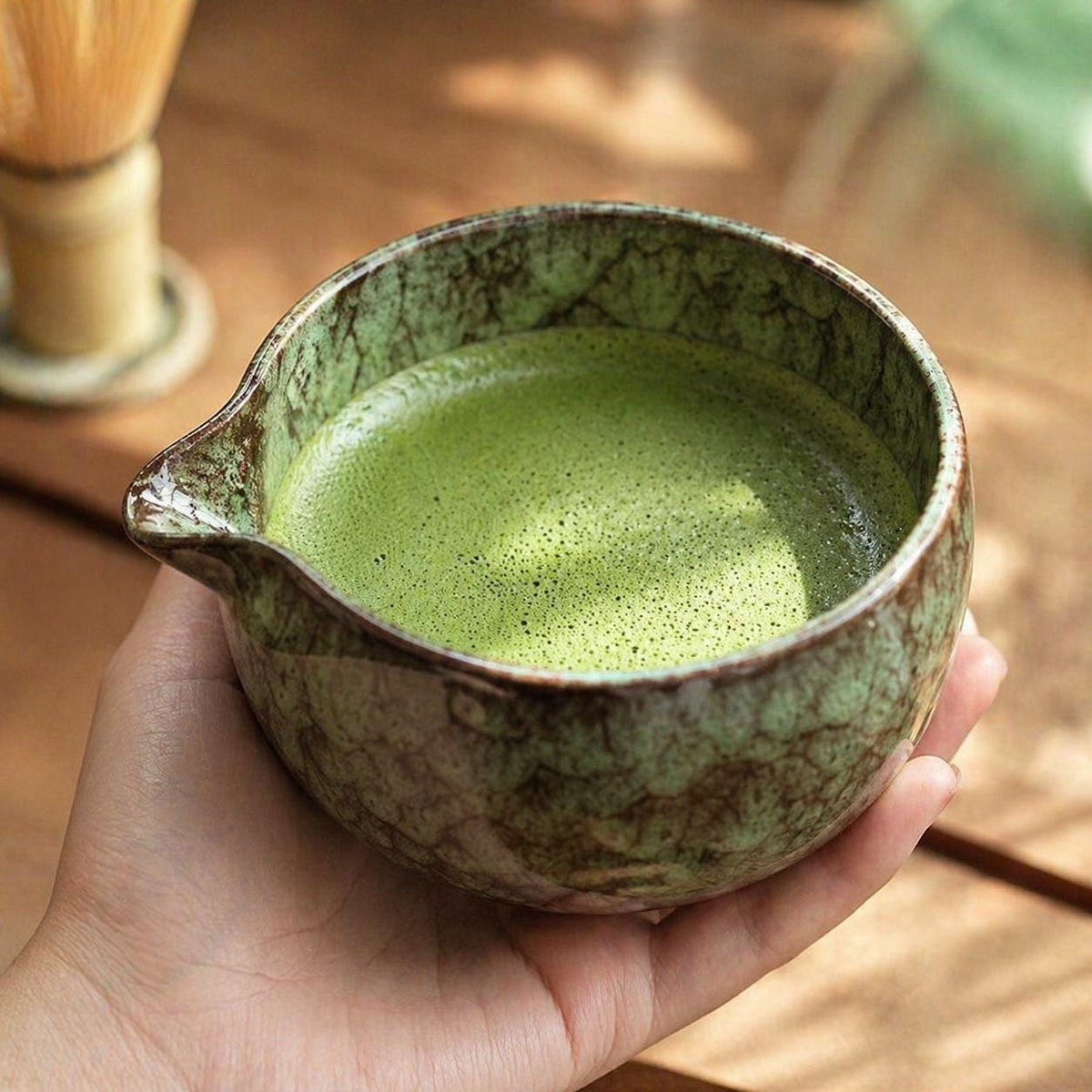 Set à matcha vert et noir moucheté avec passoire