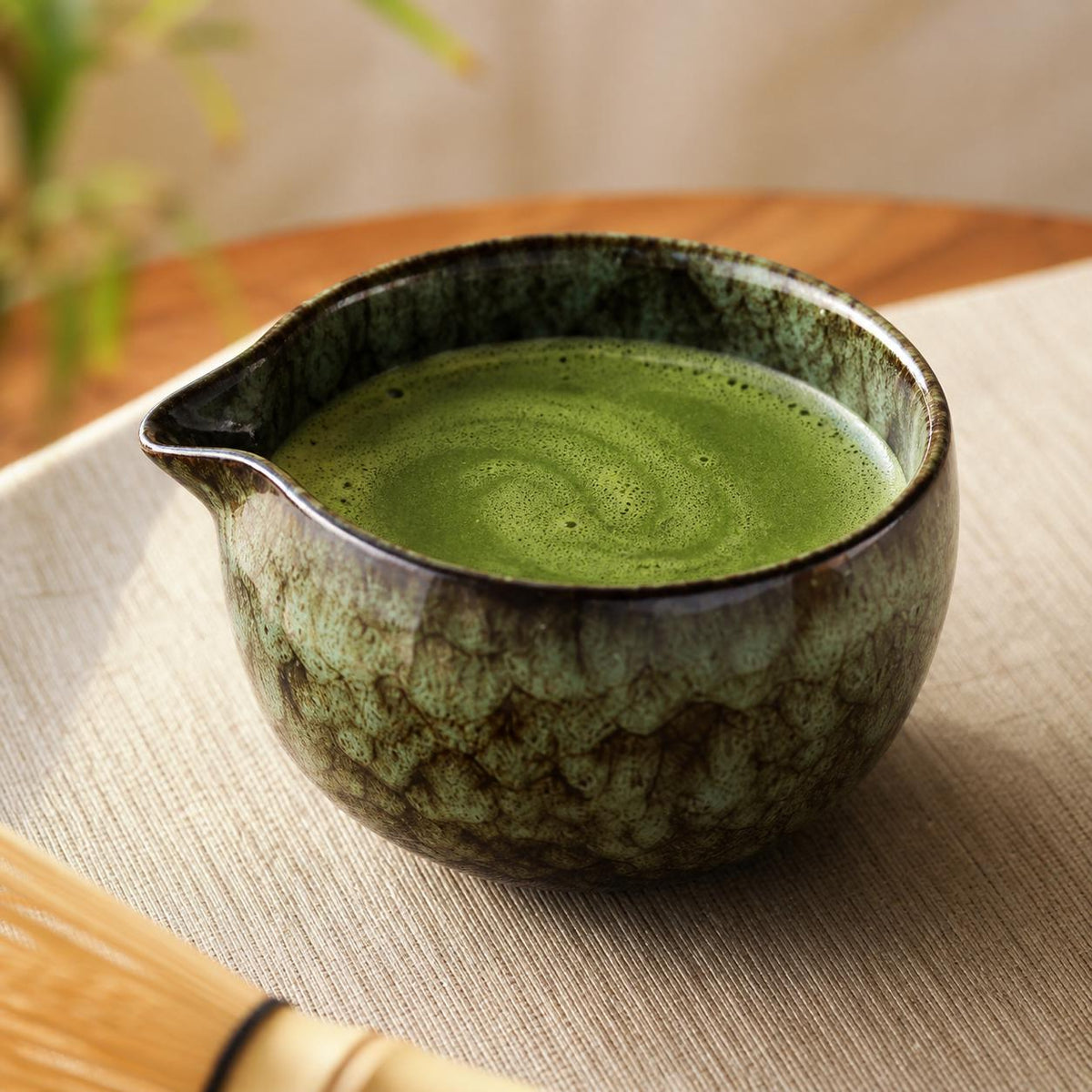 Set à matcha vert et noir moucheté avec passoire