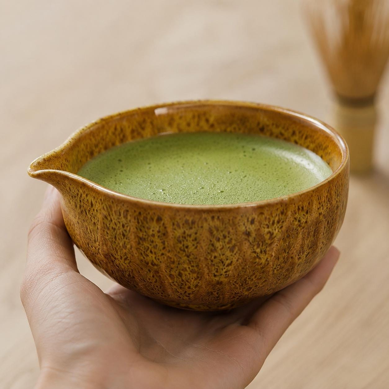 Ensemble de bols à matcha en céramique - Service à thé artisanal moderne pour une préparation quotidienne sereine