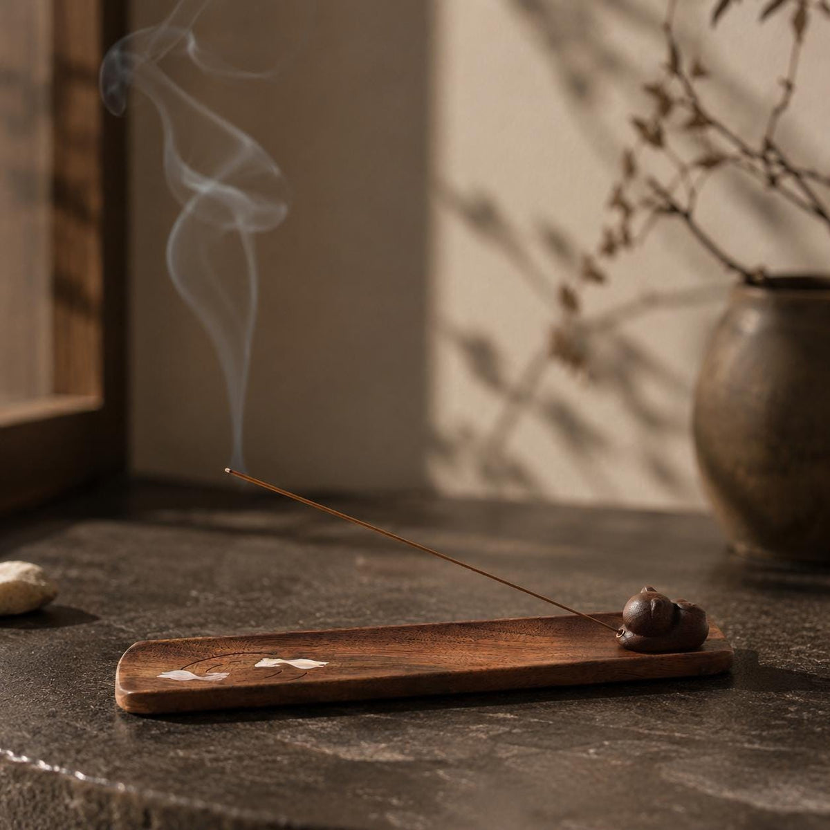 Porte-encens Wabi Sabi en bois pour bâtons d’encens