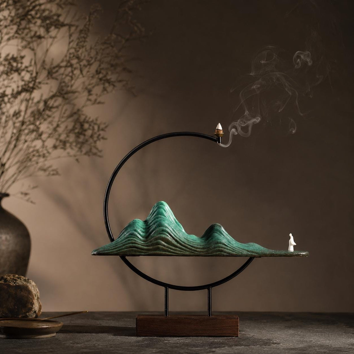 Porte-encens Wabi Sabi en bois, métal et céramique pour cônes d’encens à reflux
